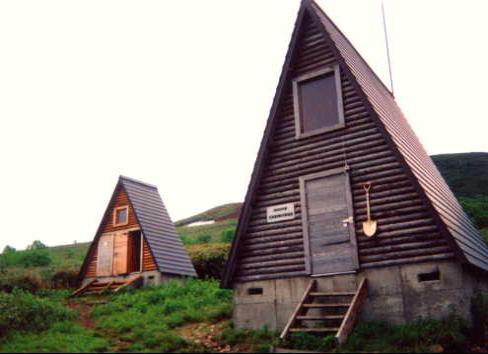 天塩岳避難小屋